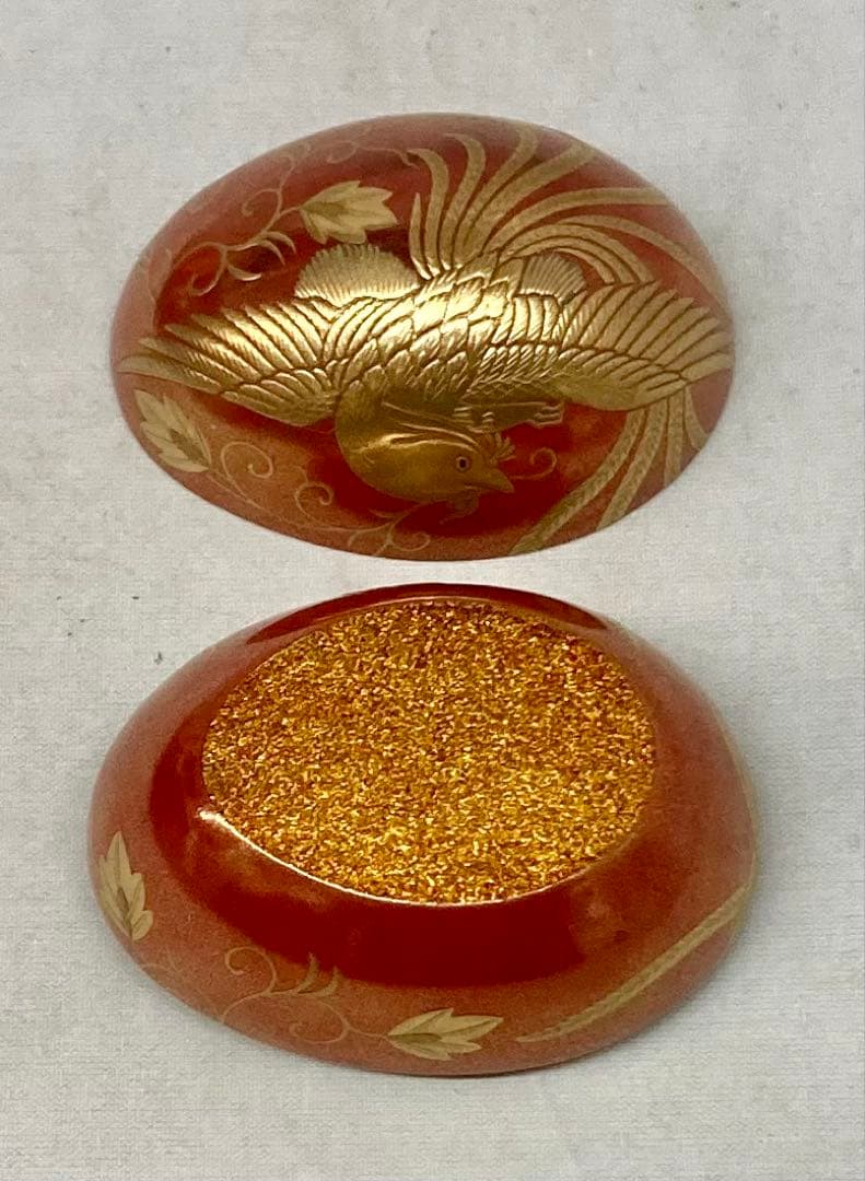 B553b「鳳凰 香合」他喜翁作　共箱　朱漆塗　金蒔絵　金梨地　畦地他喜男