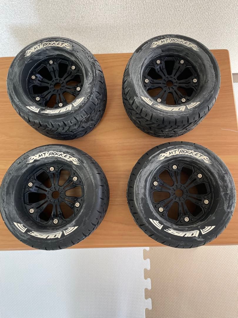 ラジコン　Louise1/8モントラタイヤMT-ROCKET 0オフセット黒