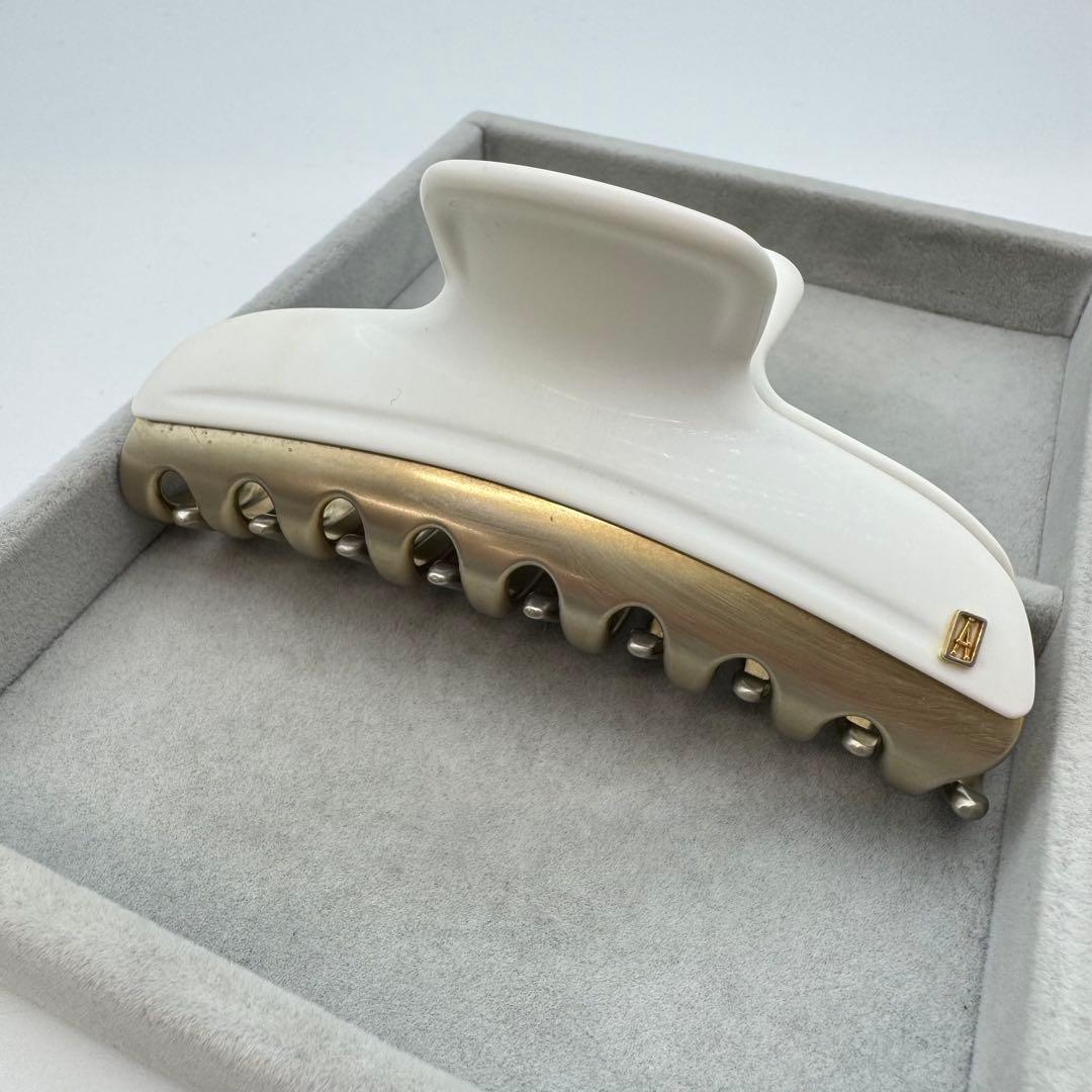 【人気】alexandre de paris ヘアクリップ　ホワイト　ゴールド