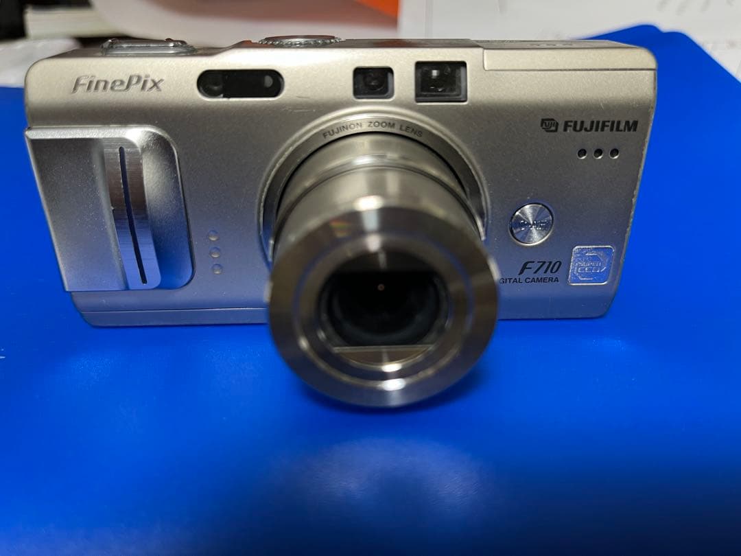 Fujifilm FinePix F710 コンパクトデジタルカメラ