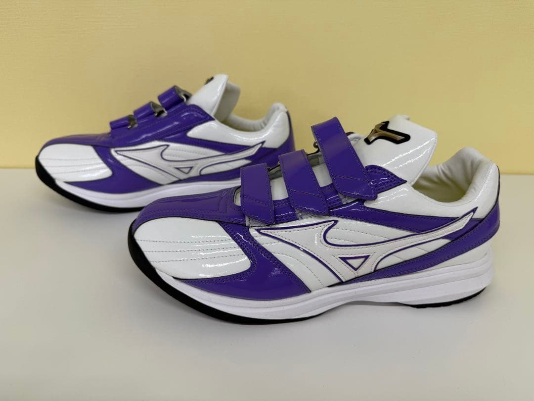 ミズノ トレーニングシューズ ホワイト/パープル【新品未使用品】