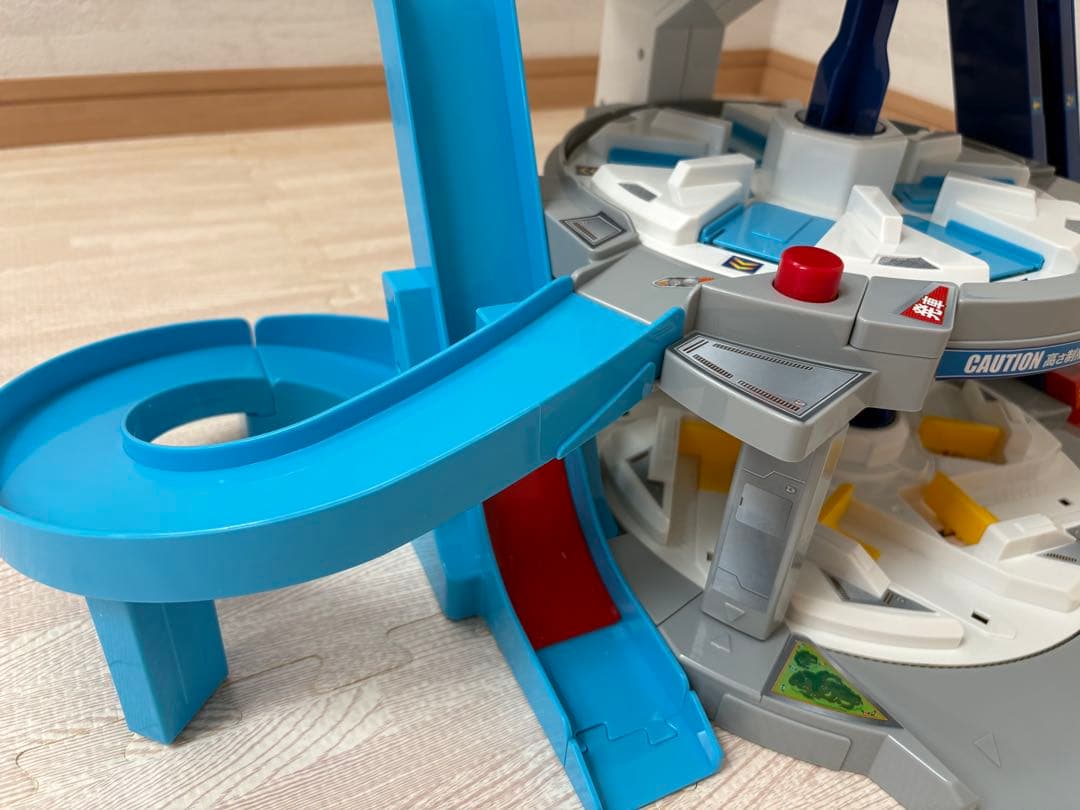 【お値打ち】トミカ ぐるぐるシュート!! DXトミカパーキング他　4点セット販売