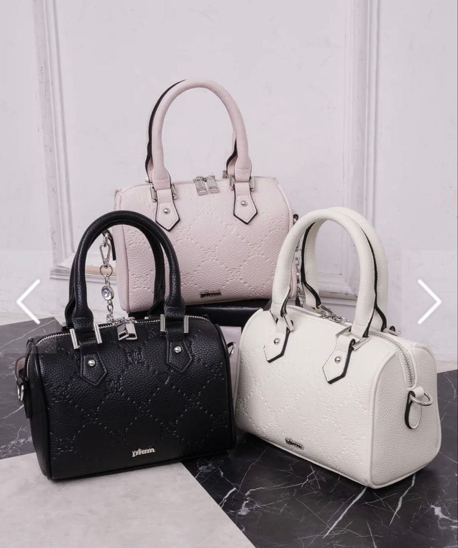 pium ピウム モノグラムミニボストンバッグ ブラック