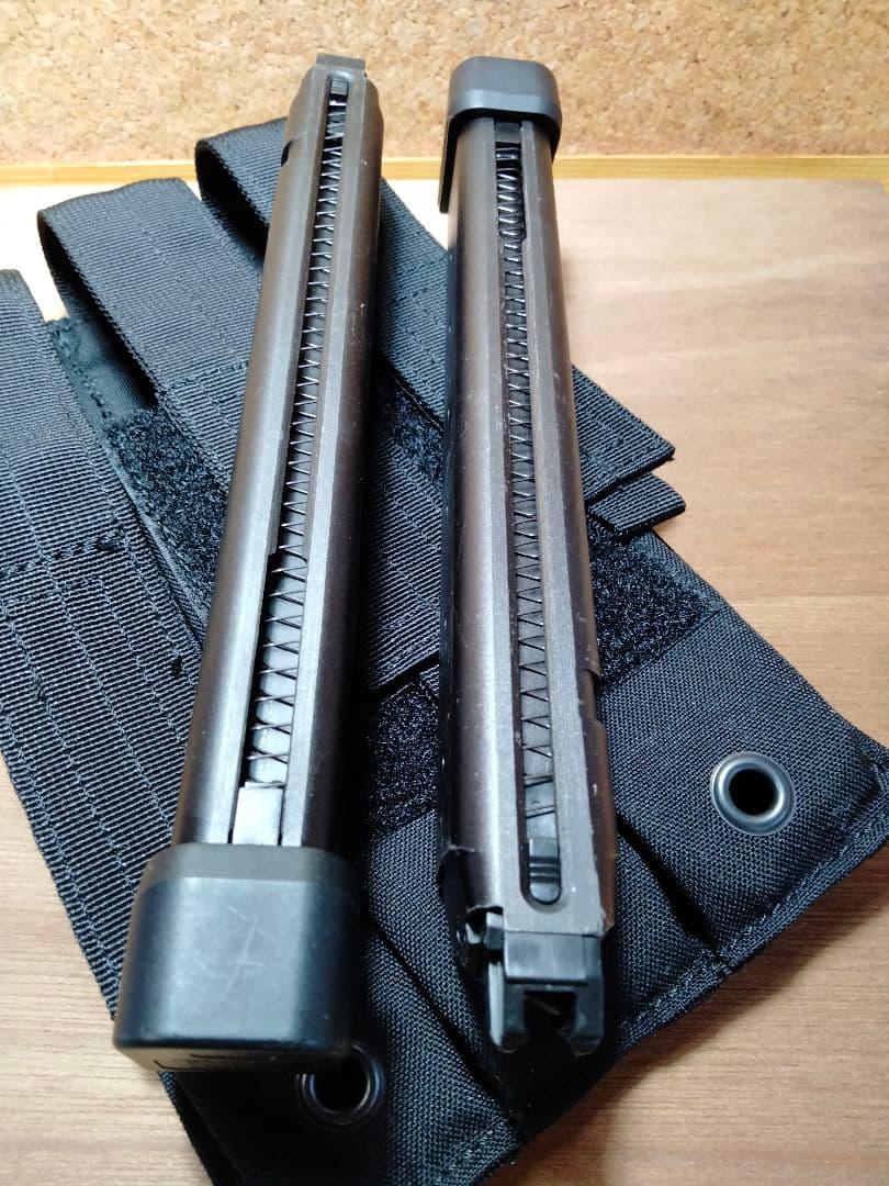 東京マルイ・グロック　ロングマガジン２本【マガジンポーチ付】
