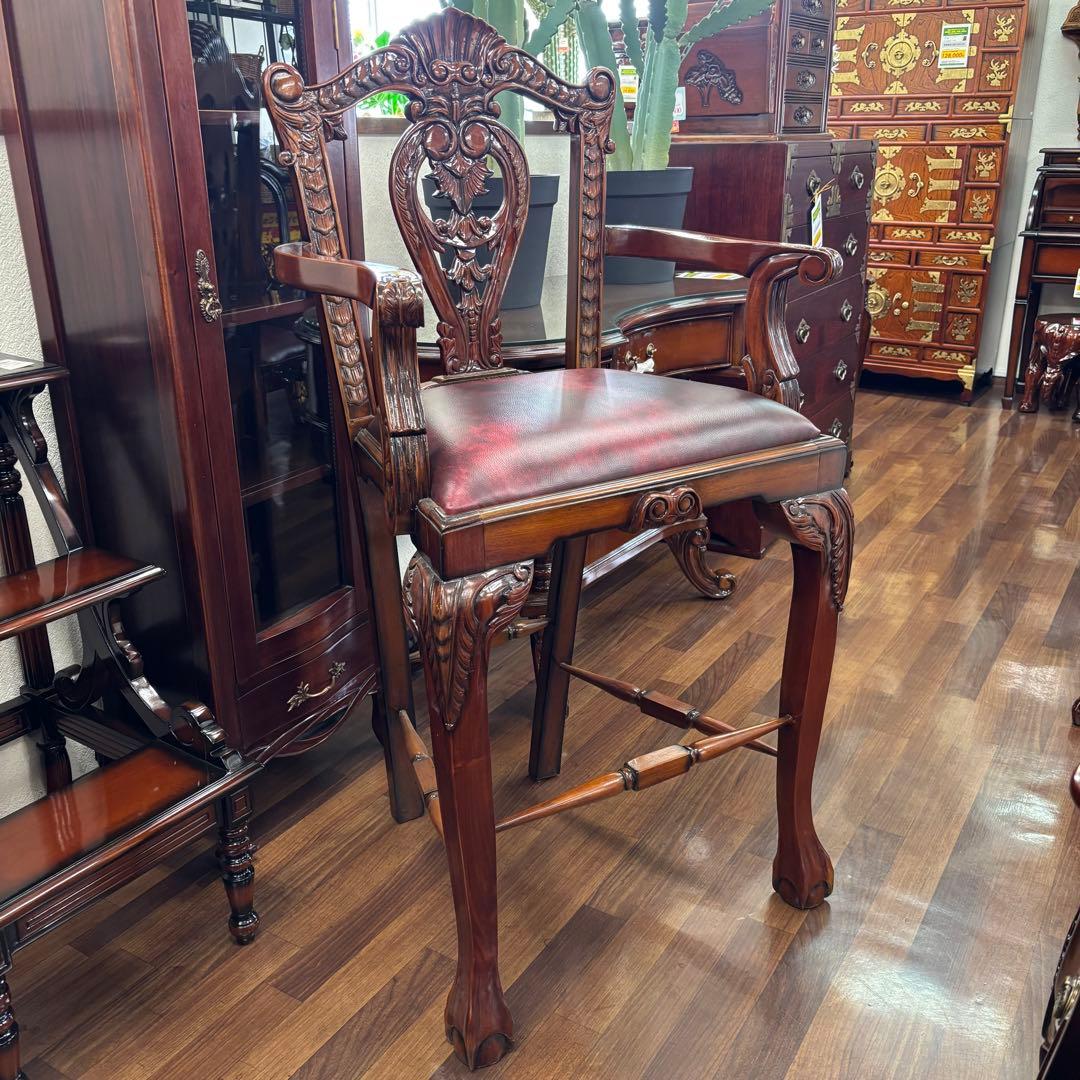 マホガニーアンティーク調 木製彫刻入り 巨大バーチェア 撮影用椅子 アームチェア