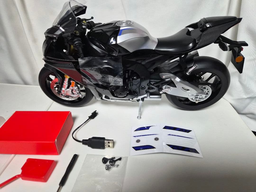 ヤマハ　YZF-R1M 超BIG1/6サイズ