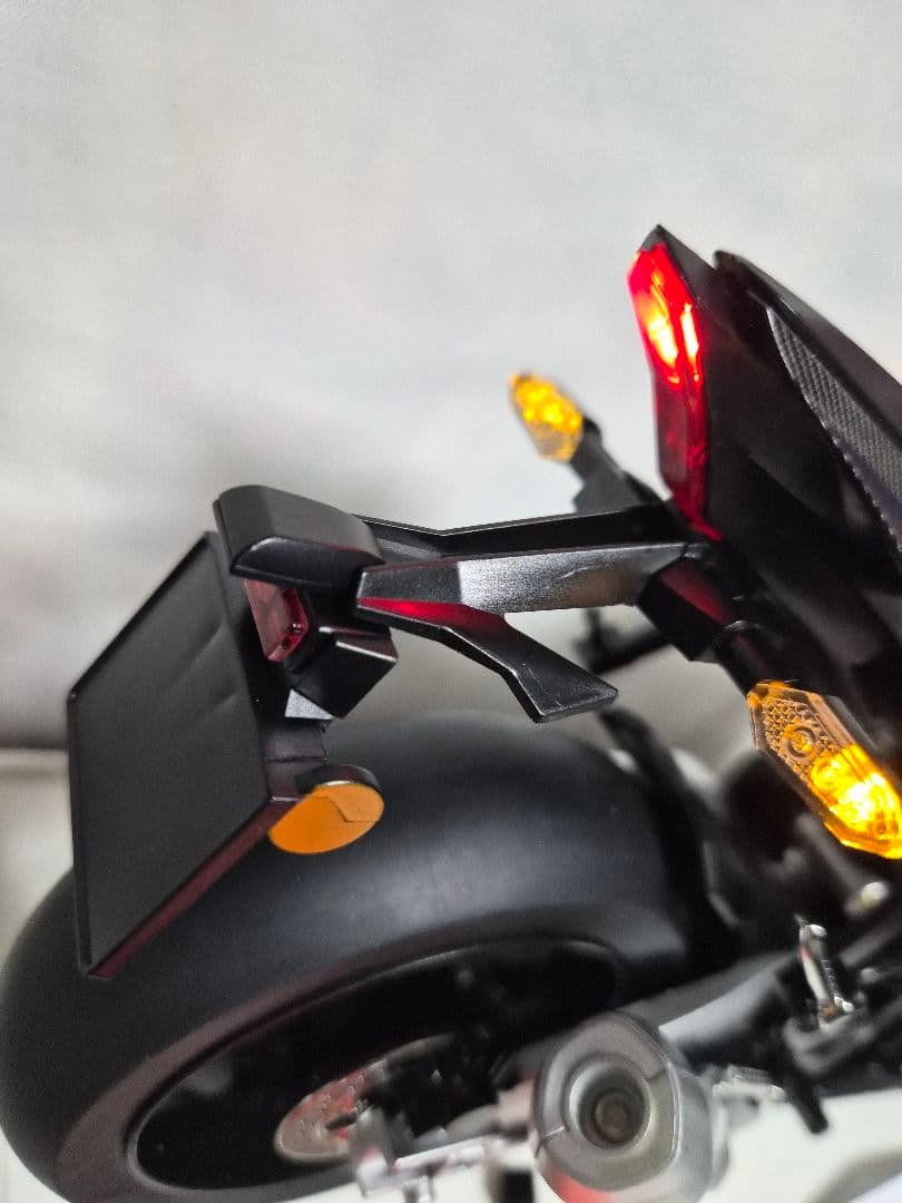 ヤマハ　YZF-R1M 超BIG1/6サイズ