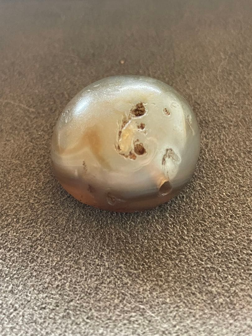 縄文期 津軽錦瑪瑙線刻垂飾珠　線刻 石肌に遺朱　出土品