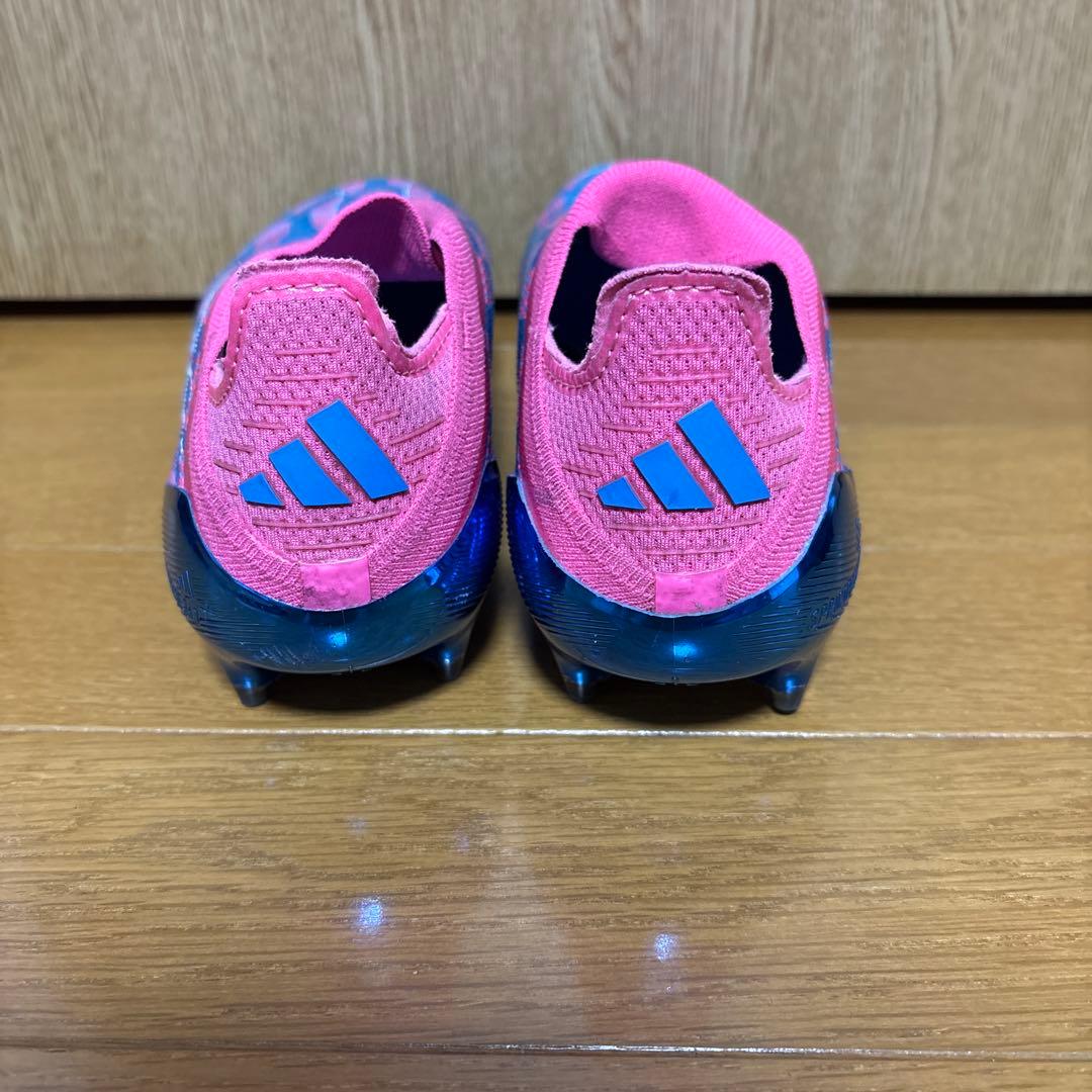 adidas F50+ ピンク/ブルー サッカーシューズ