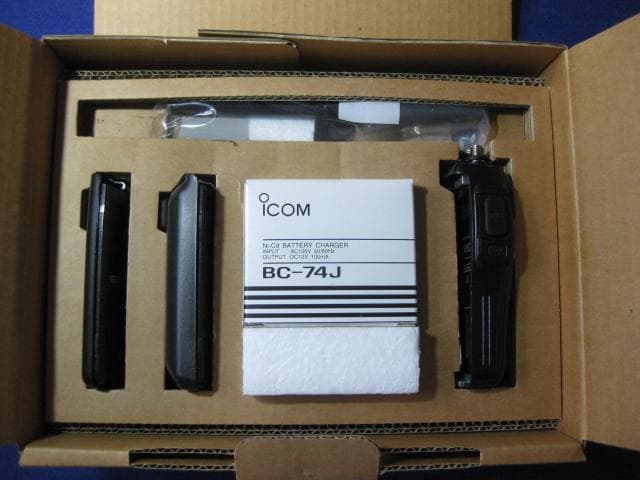 ICOM IC-T81 50/144/430/1200MHz4バンド