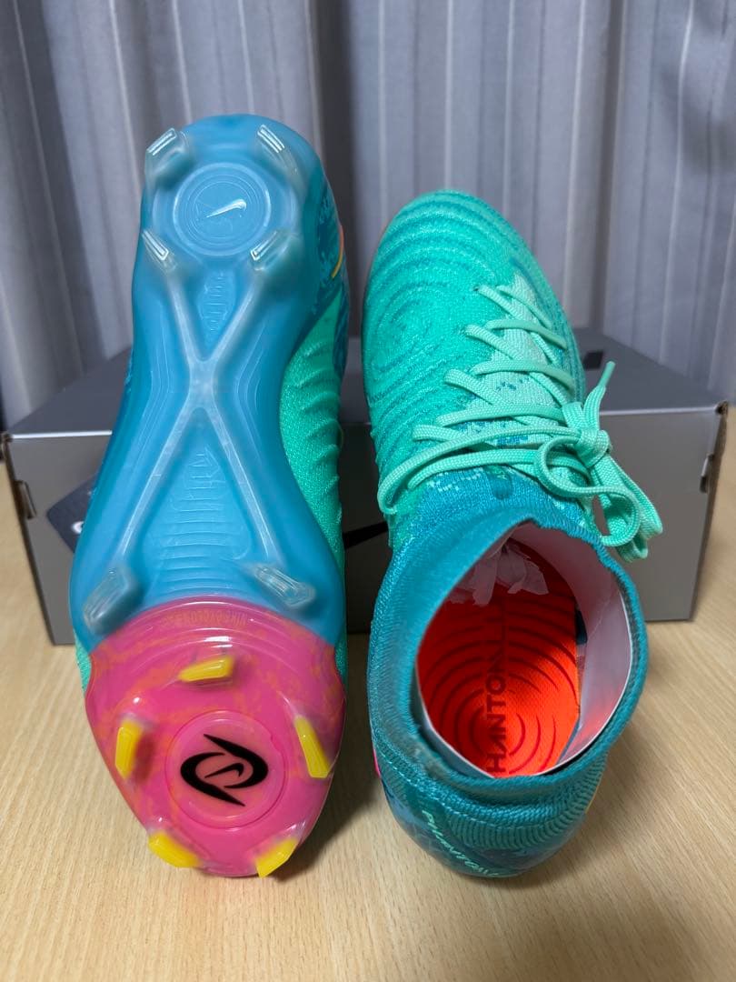 【新品未使用】NIKE PHANTOM LUNA Ⅱ ELITE FG