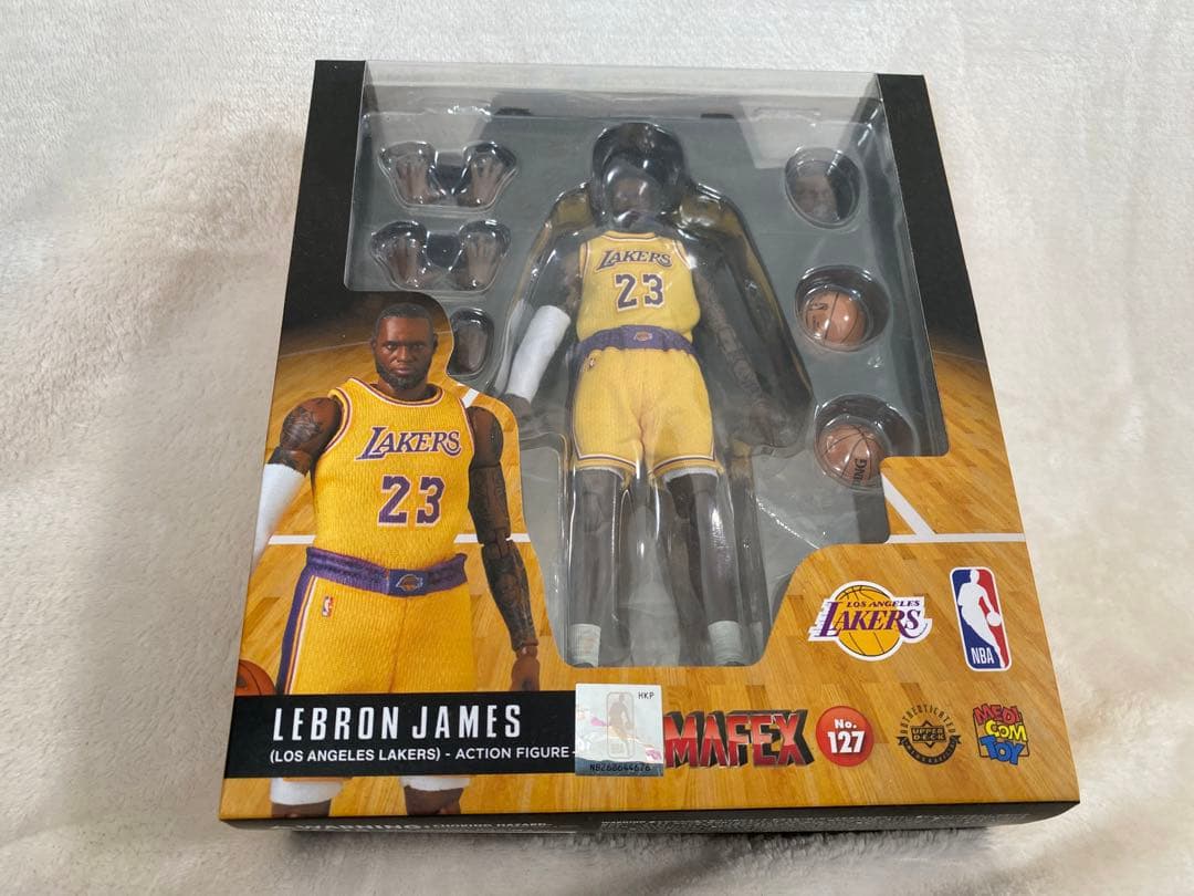 LEBRON JAMES MAFEX No.127 レブロンジェームズ　正規品