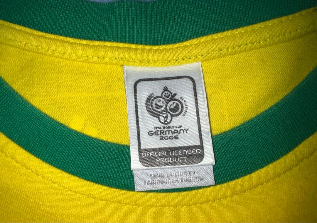 2006年 FIFAワールドカップ・ブラジル代表KAKA背番号8公式ユニフォーム