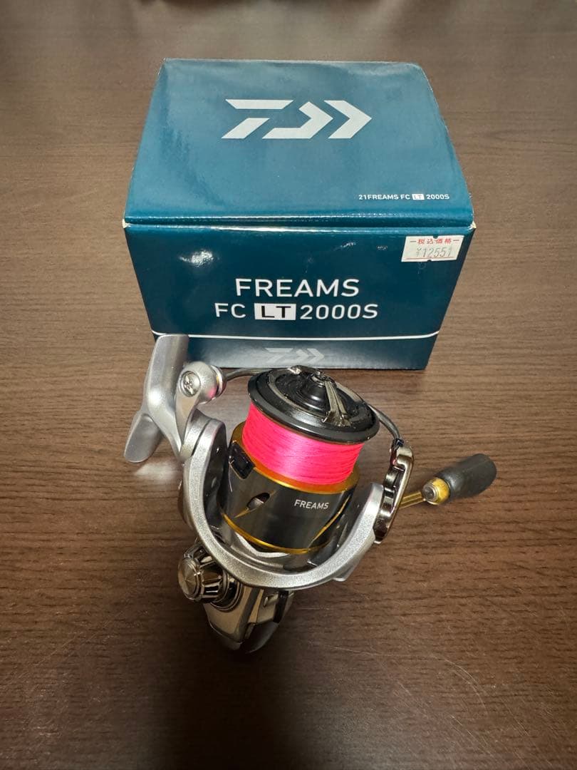DAIWA 21FREAMS FC LT2000S リール