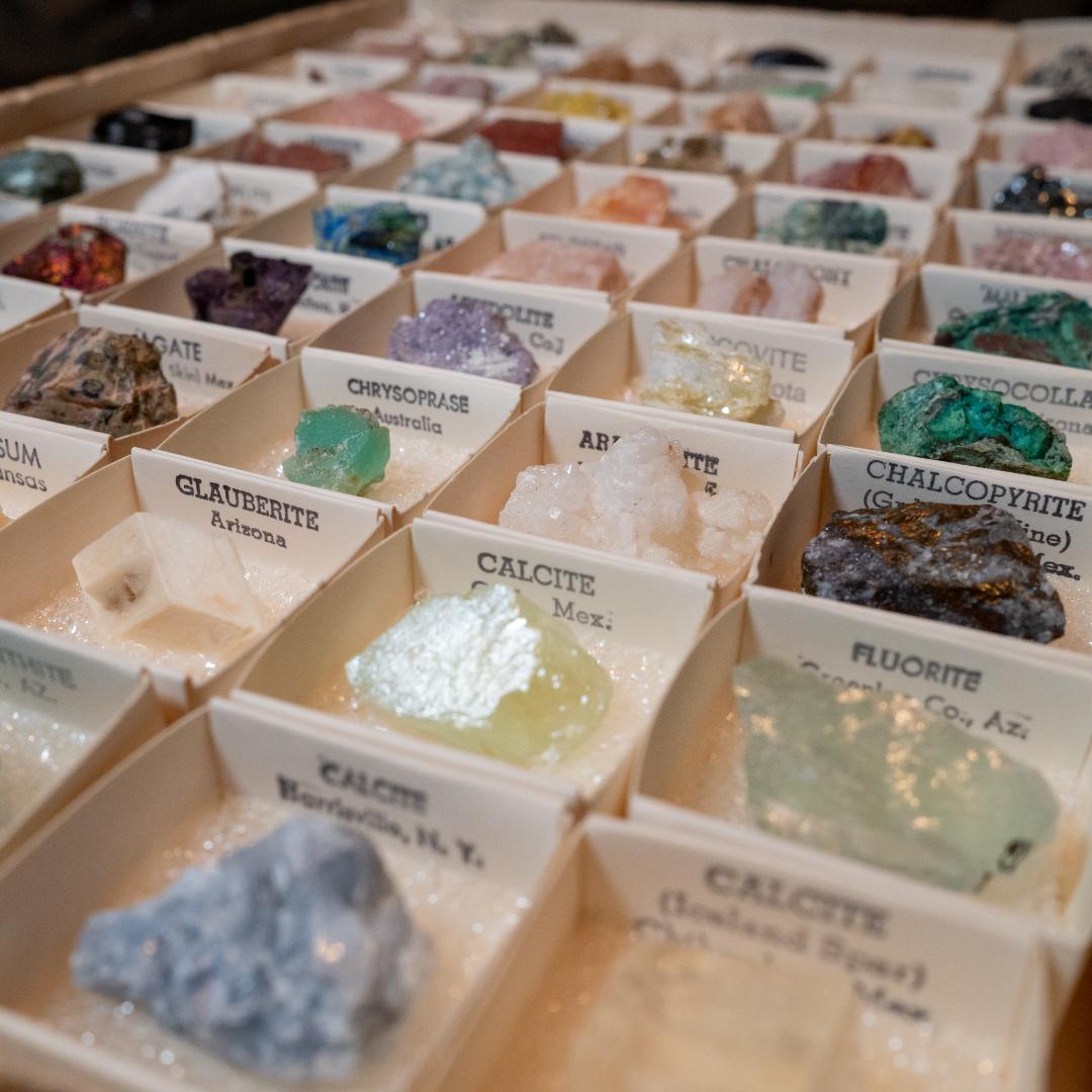 東京サイエンス　鉱物標本　鉱石　60種