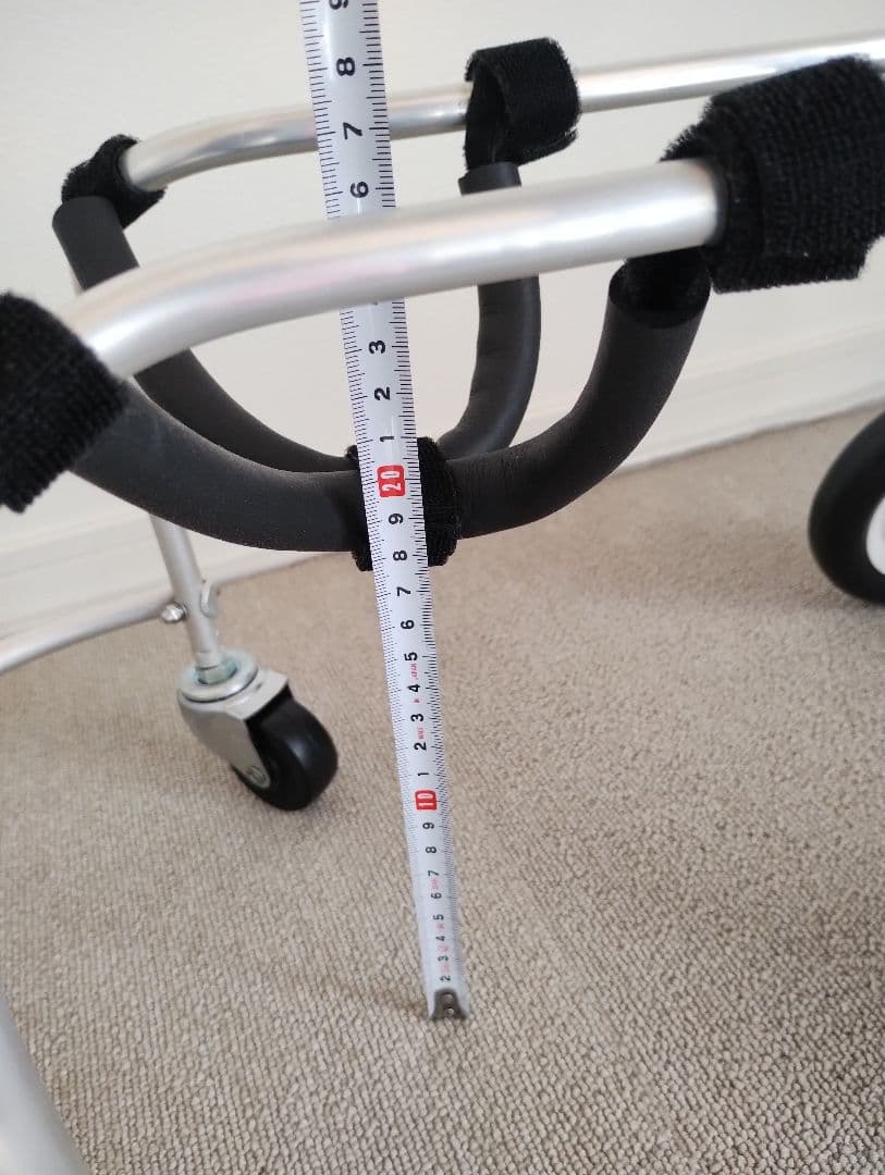 小型犬用車いす アルミ製（前方衝突防止フレーム有　リードなし）