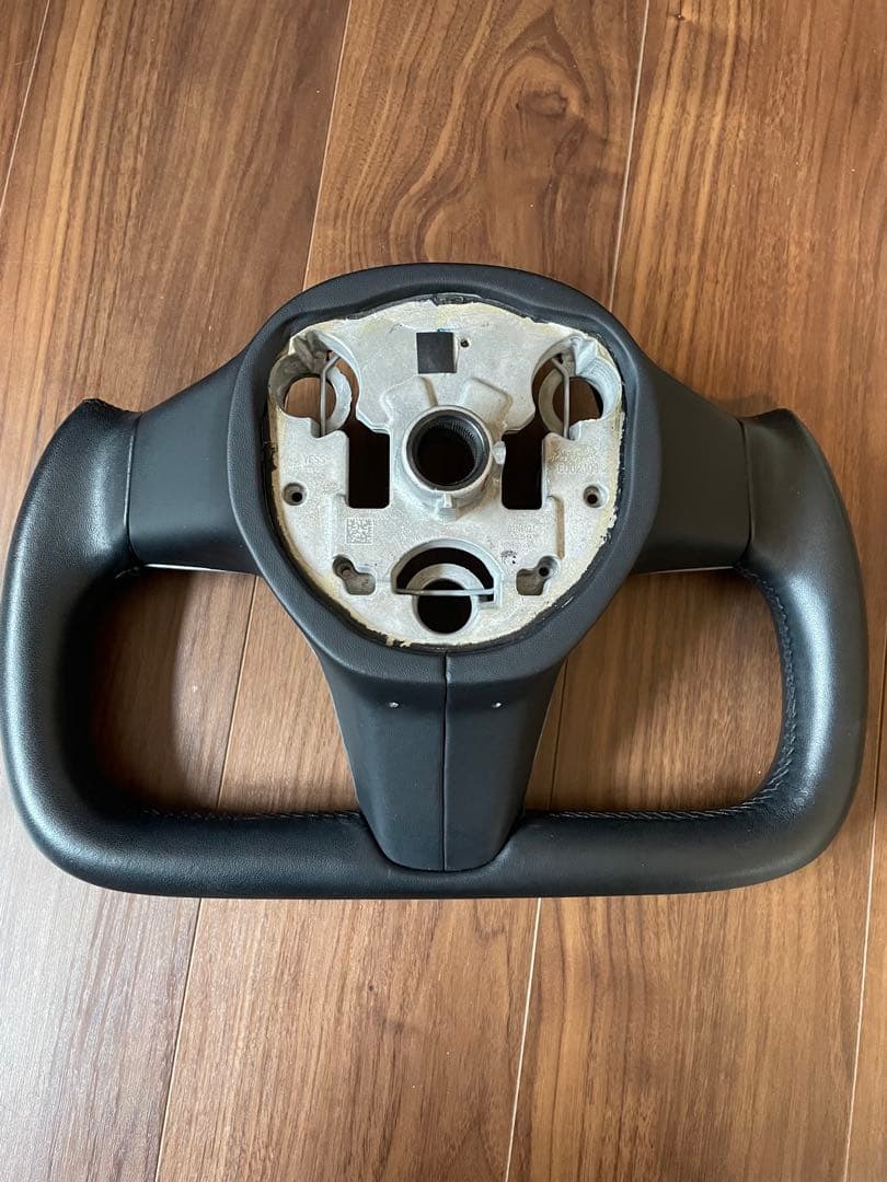 C*O様 【美品】テスラヨークハンドルAroham製（モデルY2022-23)