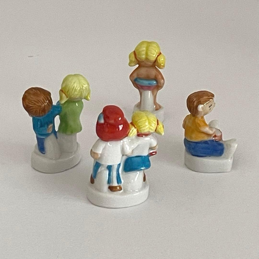 子供達の12ヶ月　フェーブ　ヴィンテージ　フランス　陶器　ミニチュア　置物