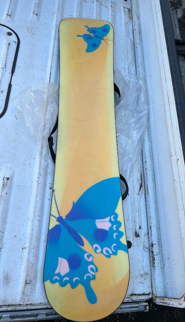 Crew Moonit スノーボード 蝶のデザイン