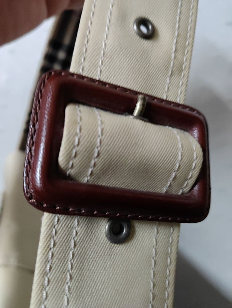 ルイ　セール！BURBERRY アイボリー ショルダーバッグ