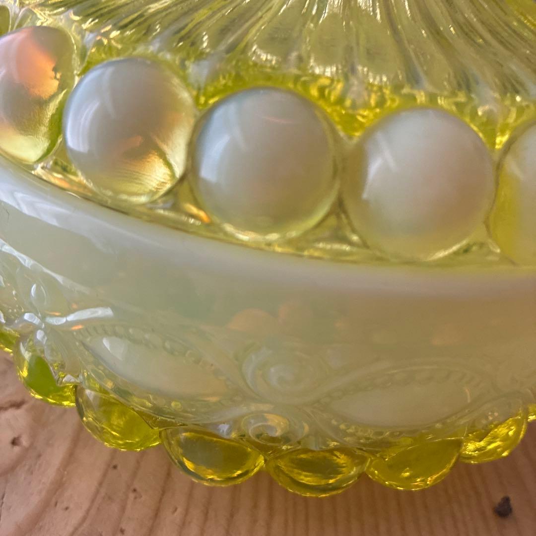 オパールセントガラス　カナリアイエロー　大型トリンケット　花瓶