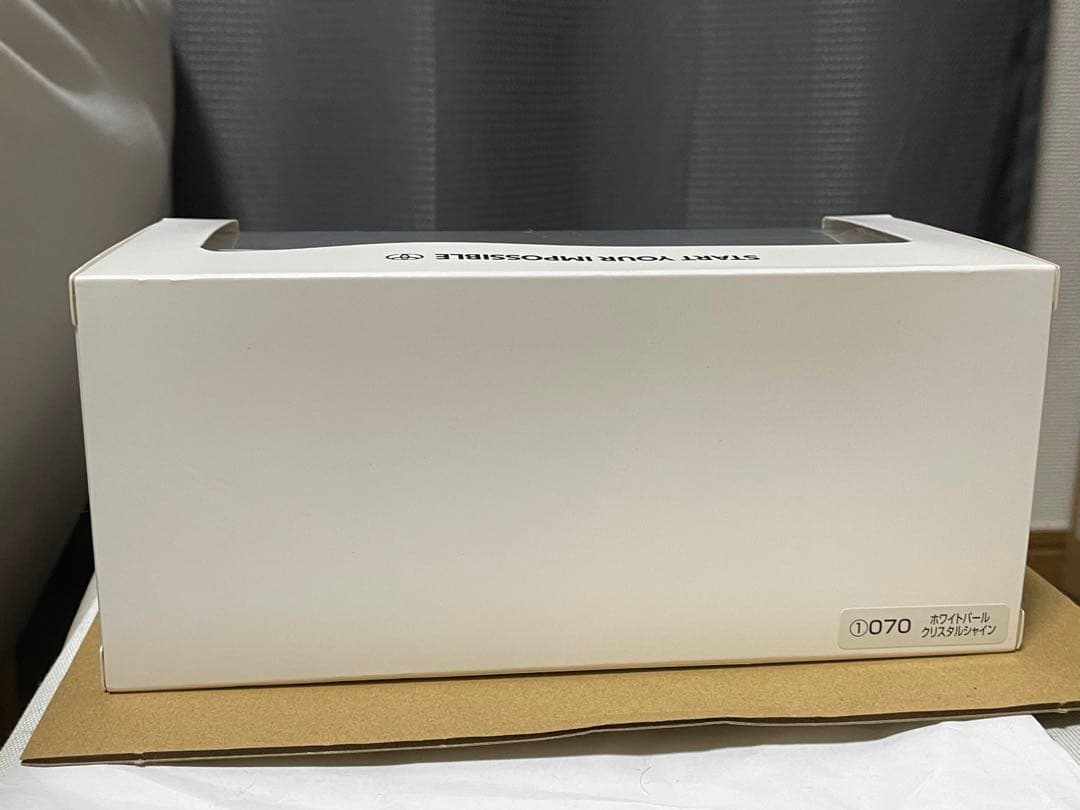 トヨタ ノア カラーサンプル ホワイトパール