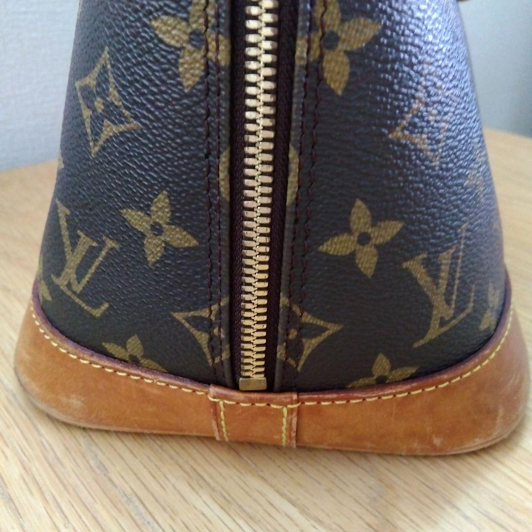 Louis Vuittonアルマハンドバッグ