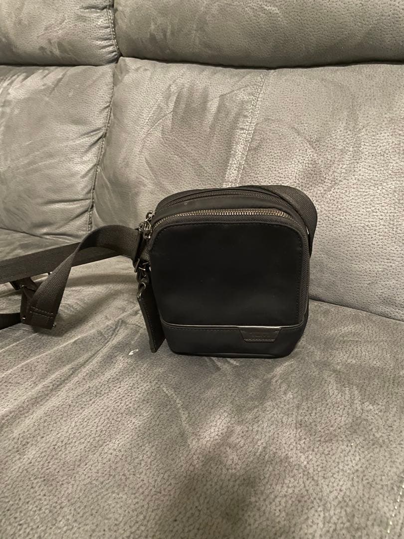 超美品　TUMI ブラック ショルダーバッグ