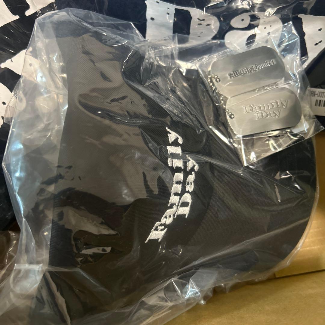 ZORN OZROSAURUS Family Dayグッズ　ドッグタグおまけ付に