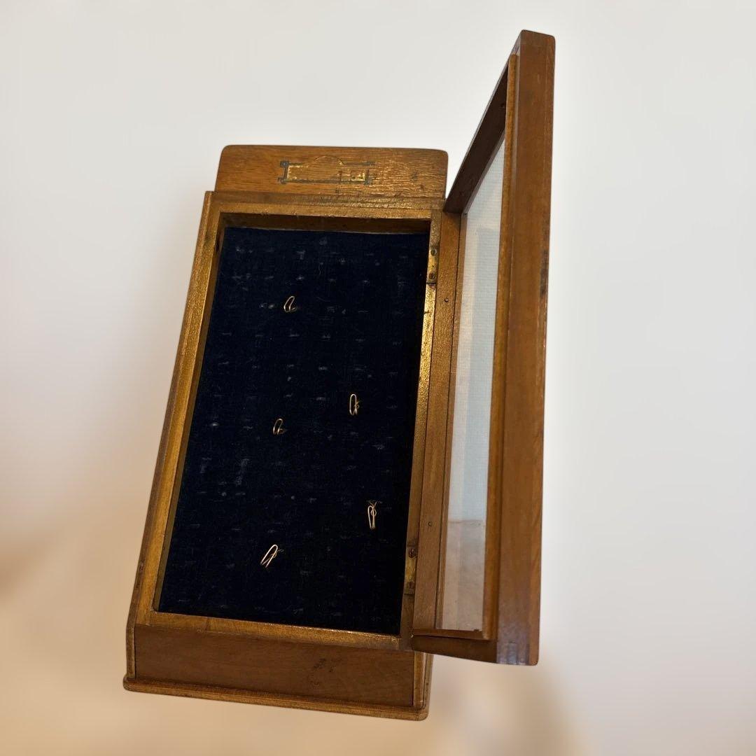 イギリス　木製ガラス扉ジュエリーディスプレイケース