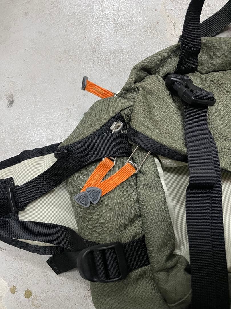 90s NIKE ACG ショルダーバック　ウエストポーチ　カーキ　y2k 刺繍