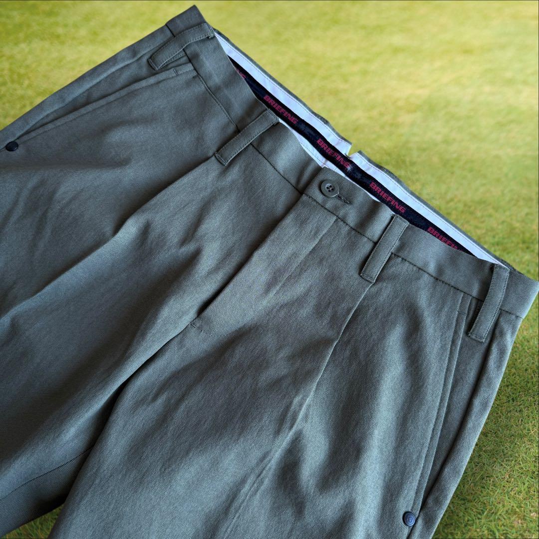 未使用級　ブリーフィングゴルフ　パンツ　S〜M相当　タック入り　カーキ　リネン混
