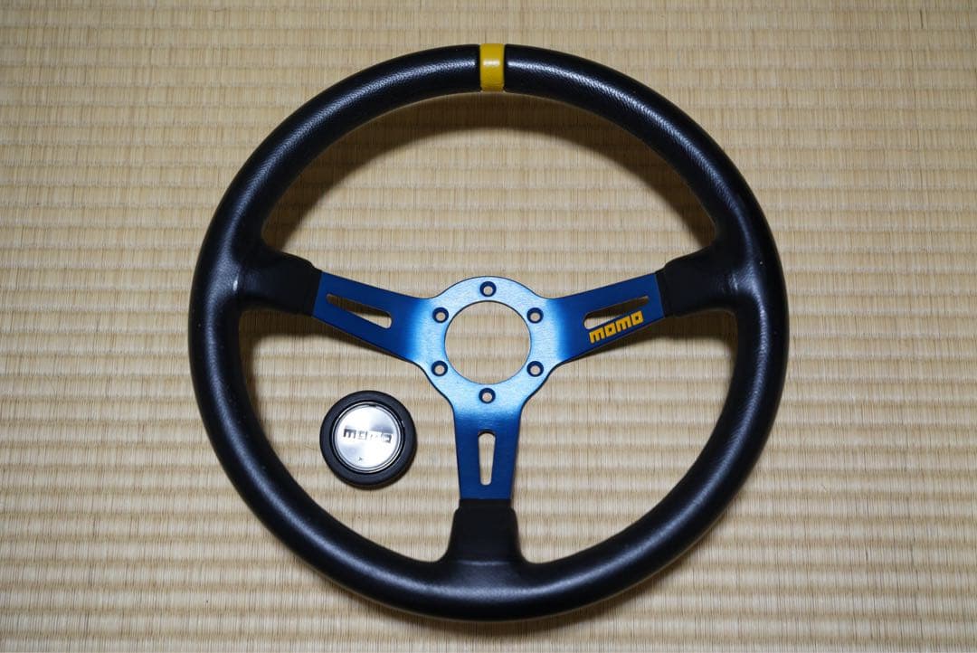 【正規品】MOMO mod.08 ステアリングホイール