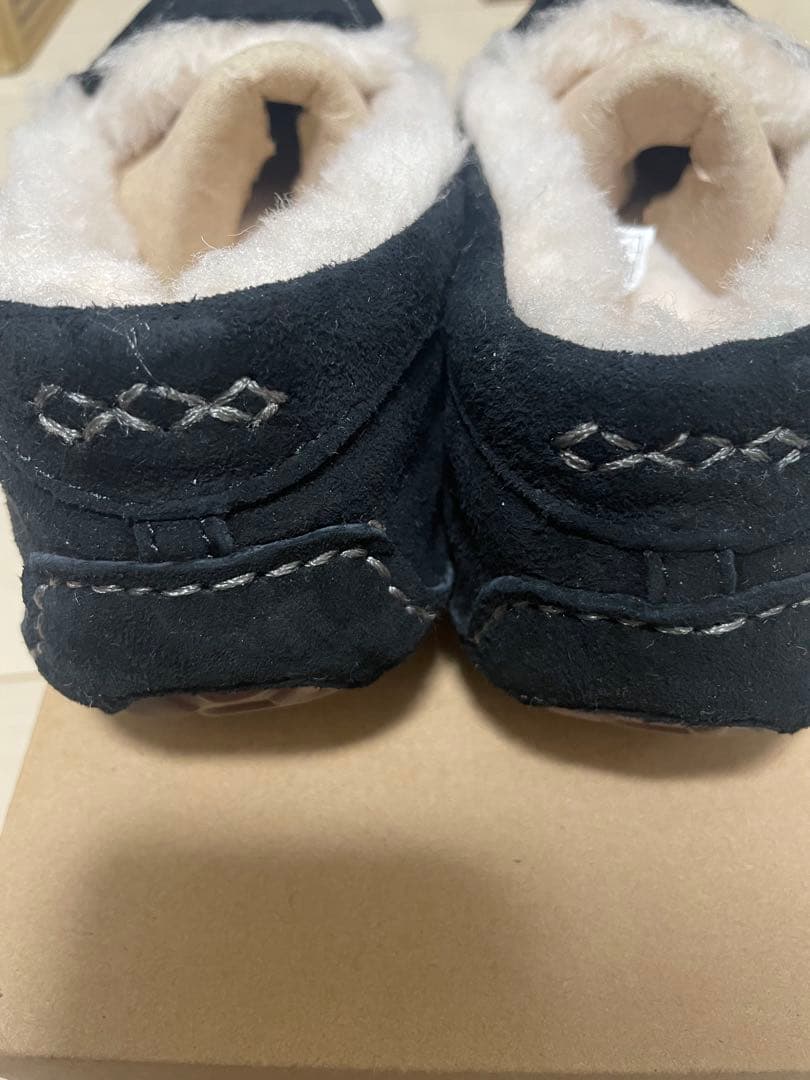 UGG ブラック モカシン　23cm