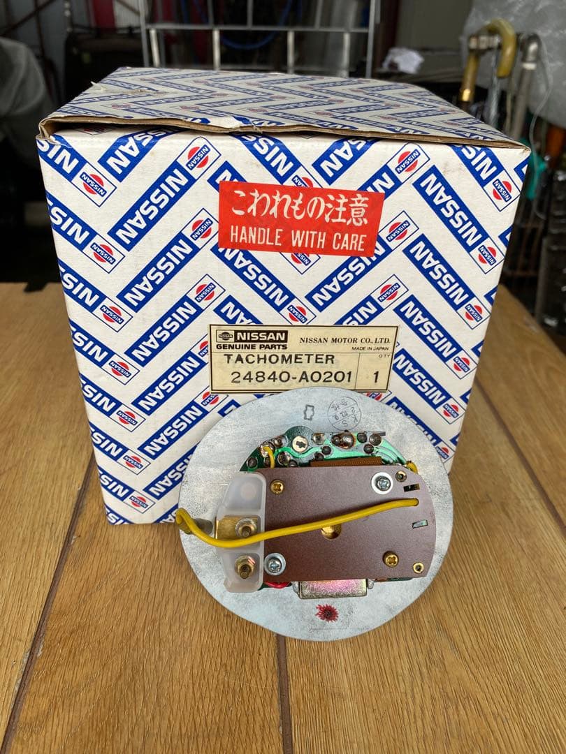 z432「タコメーター」 　箱スカ前期2000GTR専用 　箱入り，未使用