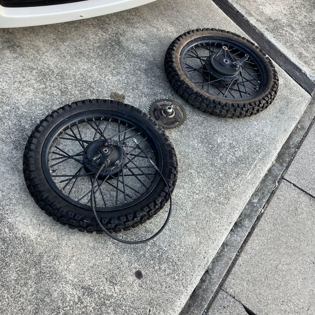 プレスカブ ホイール タイヤ