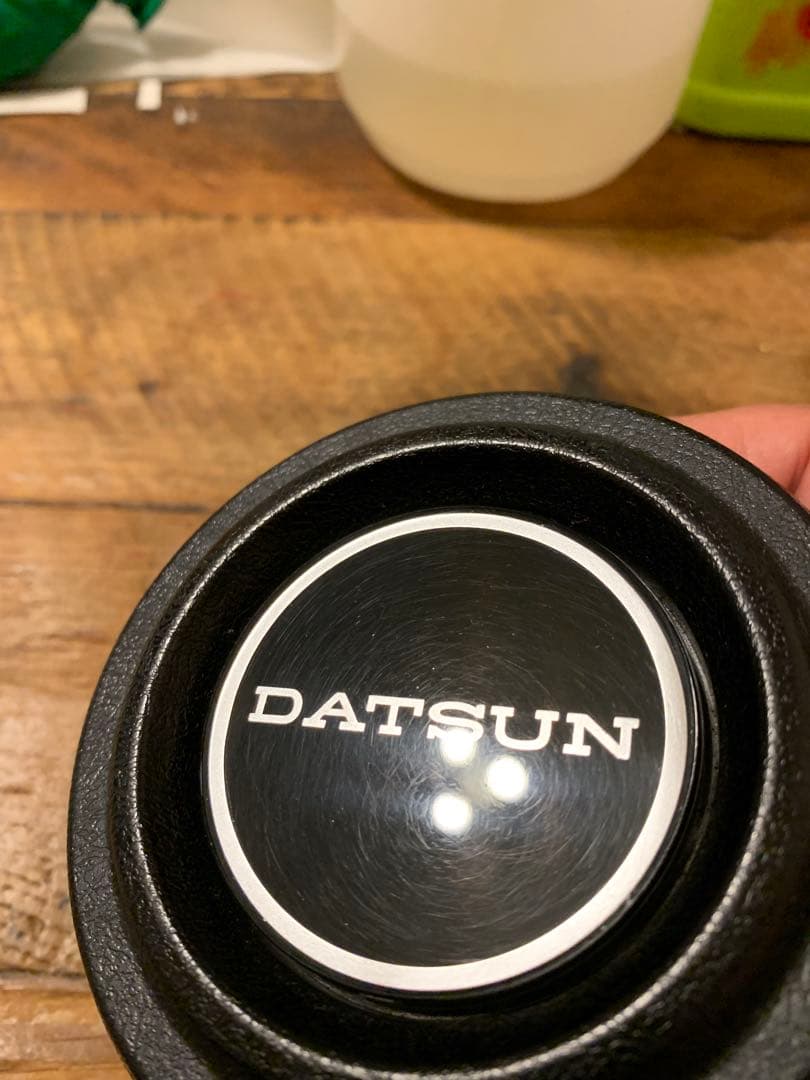 ダットサン　ホーンボタン　中古　DATSUN