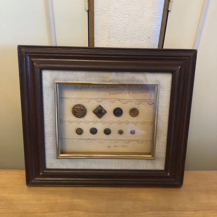 アンティーク　ボタン額入