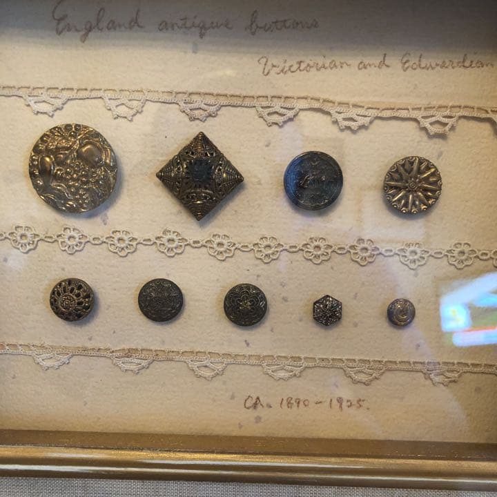 アンティーク　ボタン額入