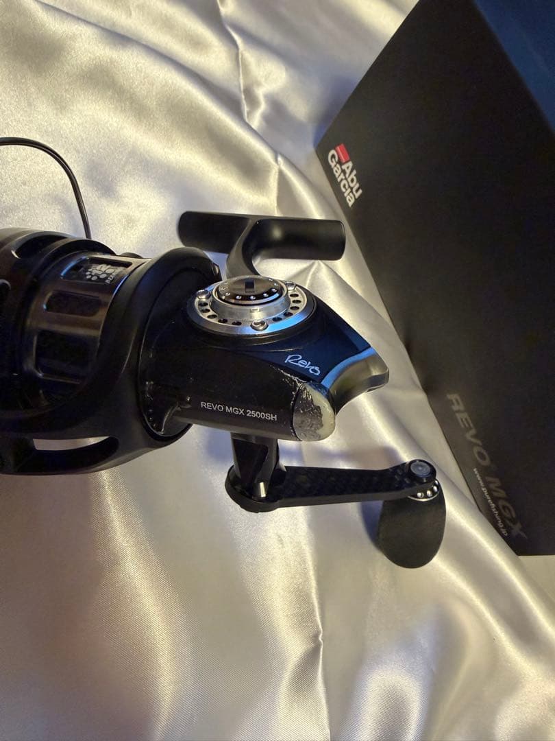 Abu Garcia REVO MGX 2500SH スピニングリール