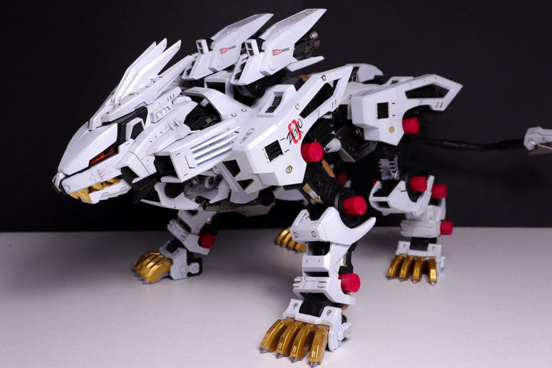 コトブキヤ　HMM ゾイド　ライガーゼロ　塗装済み完成品