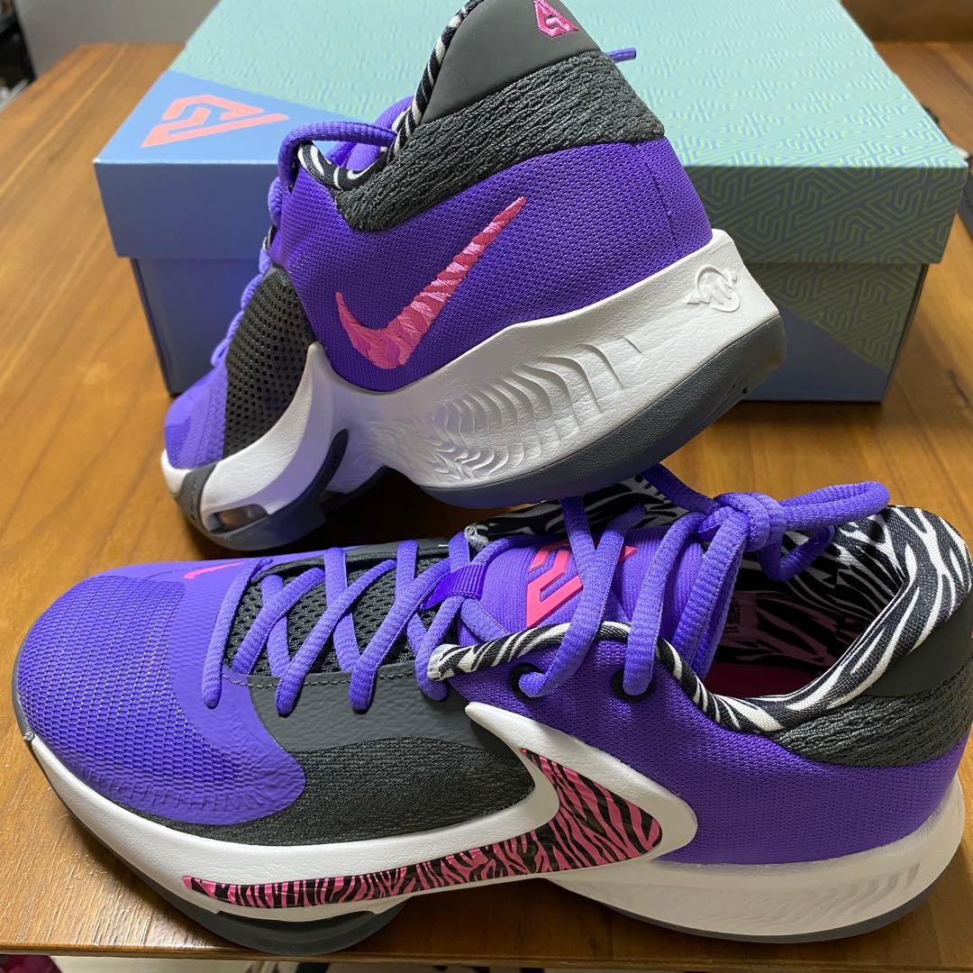 シューズ(男性用) NIKE ZOOM FREAK 4