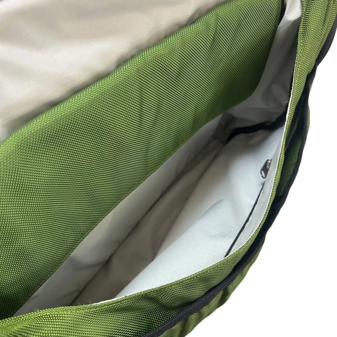 Patagonia ハーフマス　ショルダーバッグ　グリーン　メッセンジャーバッグ