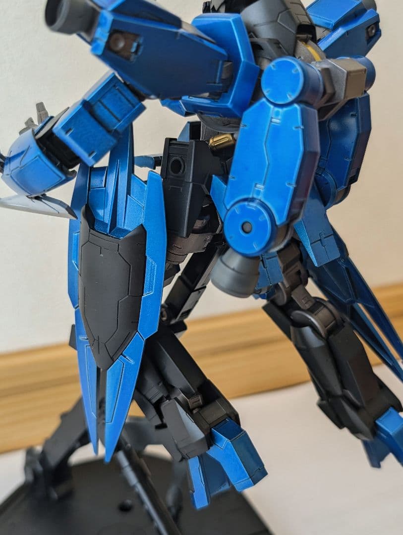 【塗装リペイント完成品】シュヴァルべグレイズ マクギリス機 1/100 台座付き