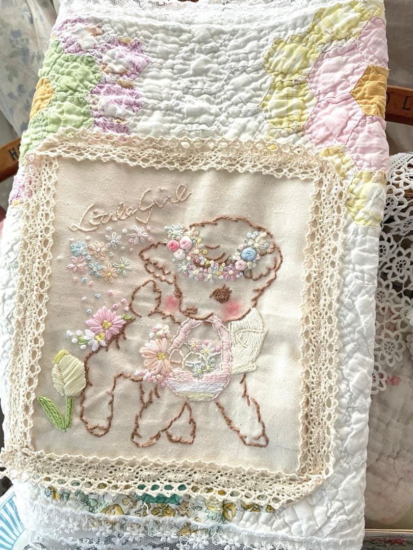 アンティークキルトロング＆ハンドメイド手刺繍ひつじちゃん·͜· ♡