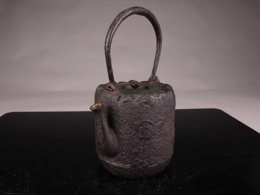 A1055 鉄瓶 龍文堂作 古銭 湯沸 茶道具 重量1620g 1000ml
