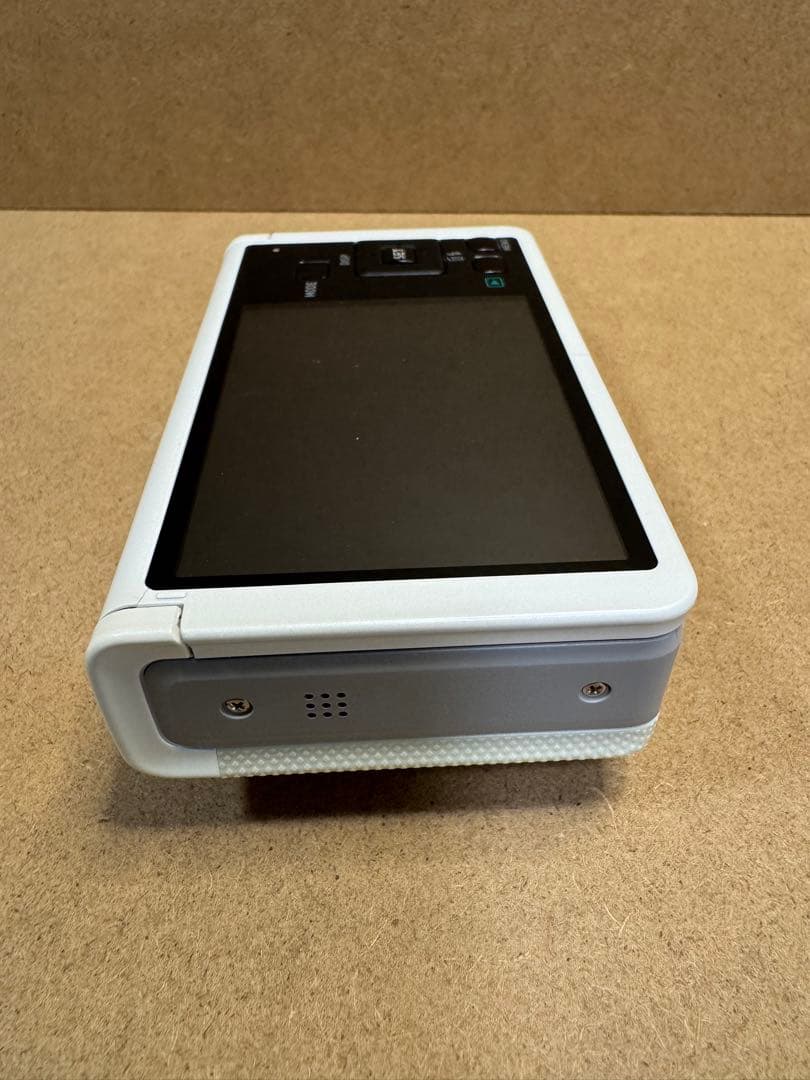 カシオ EXILIM EX-ZR50　自撮り　バッテリー2個付き（新品）