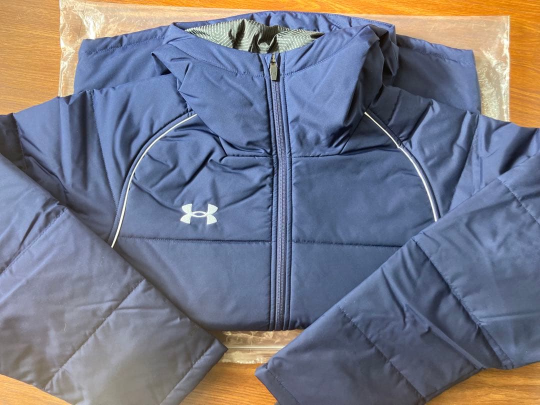アンダーアーマー　M　防寒ウェア　上下セットアップ　中綿入り　保温　撥水