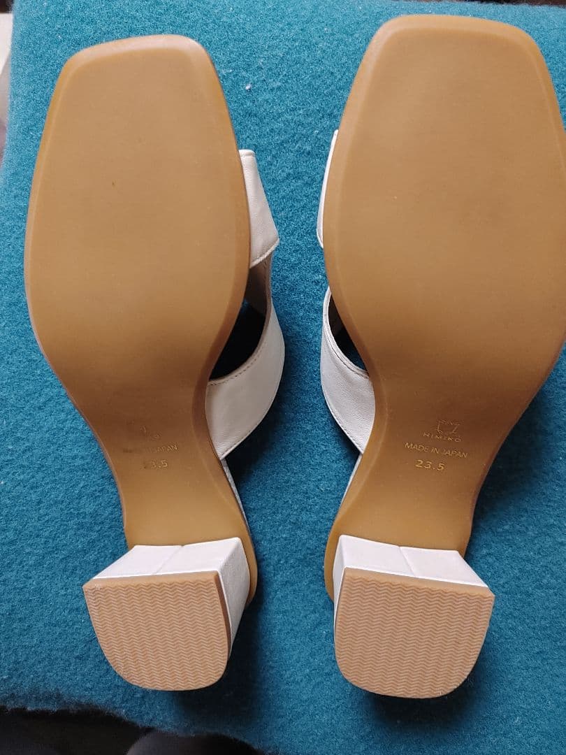HIMIKO オープントゥ ホワイトミュール　本革(シープ)
