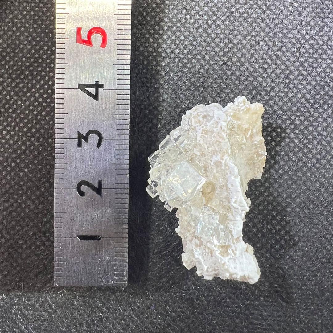 ヤオガンシャン産　カラーレスフローライト　テリ、ツヤ抜群！